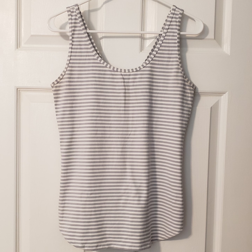Lululemon Grey and White Stripped Tank. Sz 10
